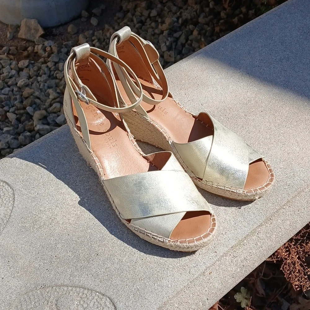 GENTLE SOULS - KENNETH COLE LEATHER Espadrille Wedge Sandal size 9